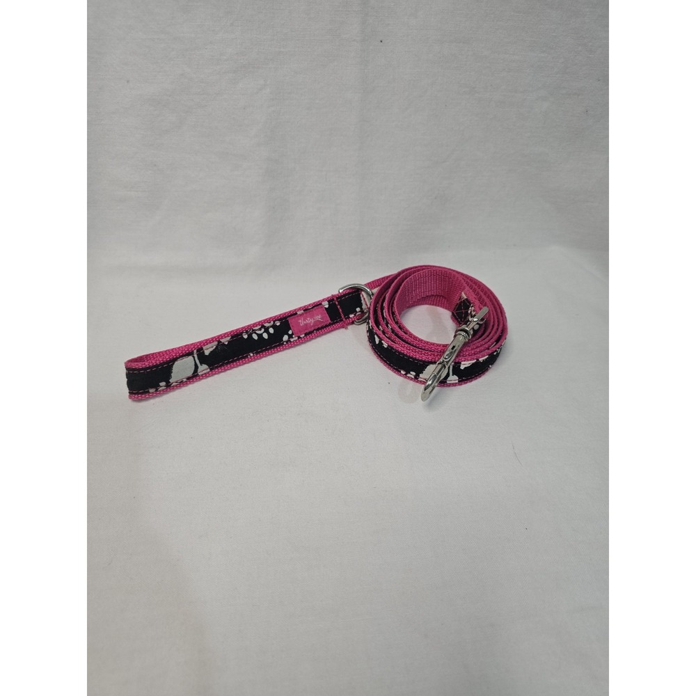 Dog Leash, 6' long 1" wide Canvas Thirty-one Brand. Hot Pink,Black/White Design‎